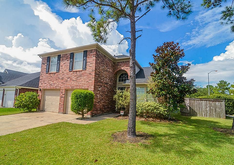 1st image of 3915 Vinecrest Dr