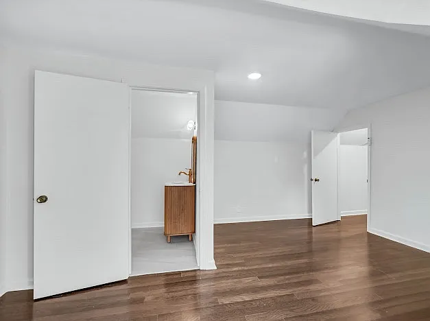 111 Lois Ln — Photo 15