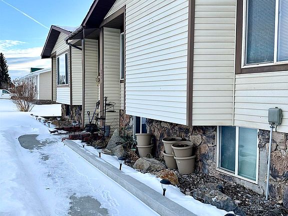 5th image of 300 Collett Ave