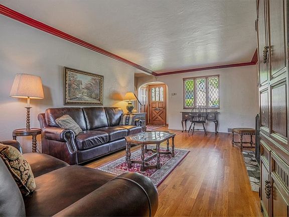 5th image of 4226 Colonial Park Dr