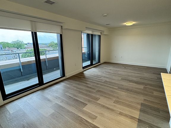 2nd image of 1077 Commonwealth Ave #446A