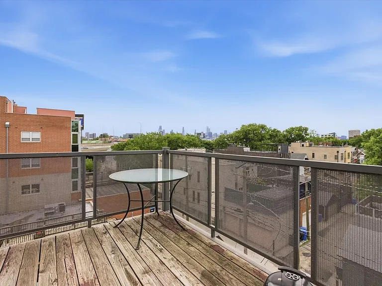 1649 W Cortland St #401 — Photo 21
