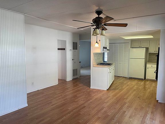 4th image of 102 Casa Grande Dr