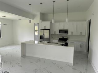 1752 Pine Ave, Lehigh Acres, FL 33972