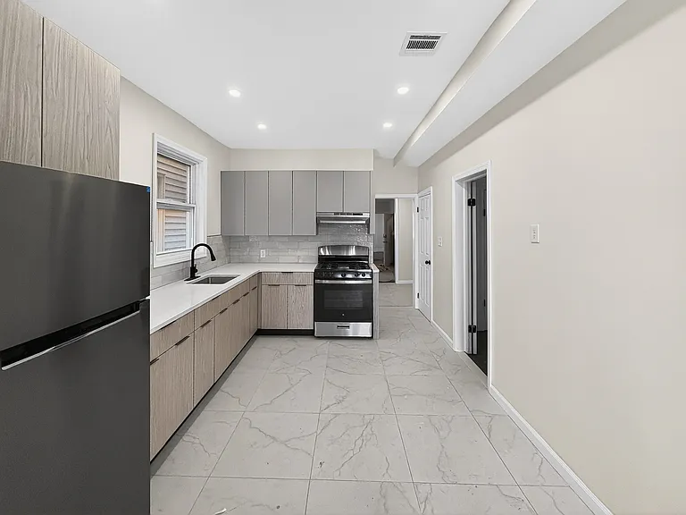 345 Walnut St #3R — Photo 28