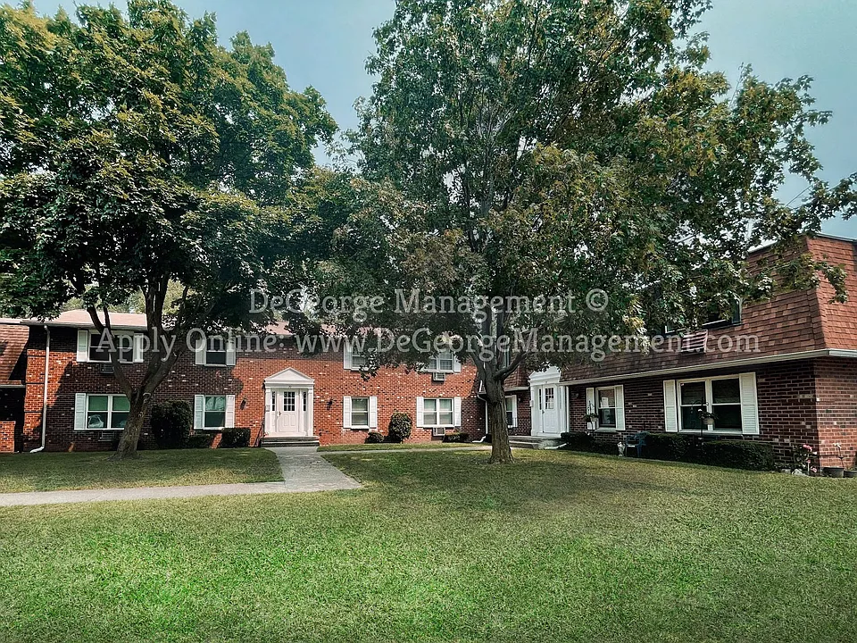 Georgetown Manor Apartments for Rent in West Irondequoit, NY