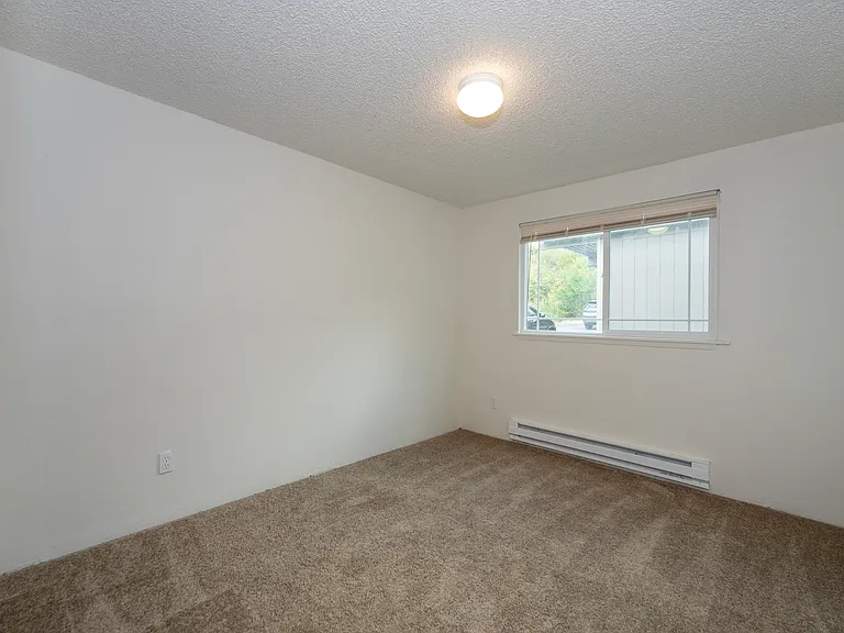 2 Bed 1 Bath - 800 Sq Ft 2 Bed 1 Bath - 800 Sq Ft