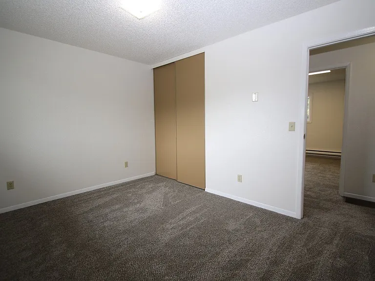 813 W 75th Ave — Photo 10