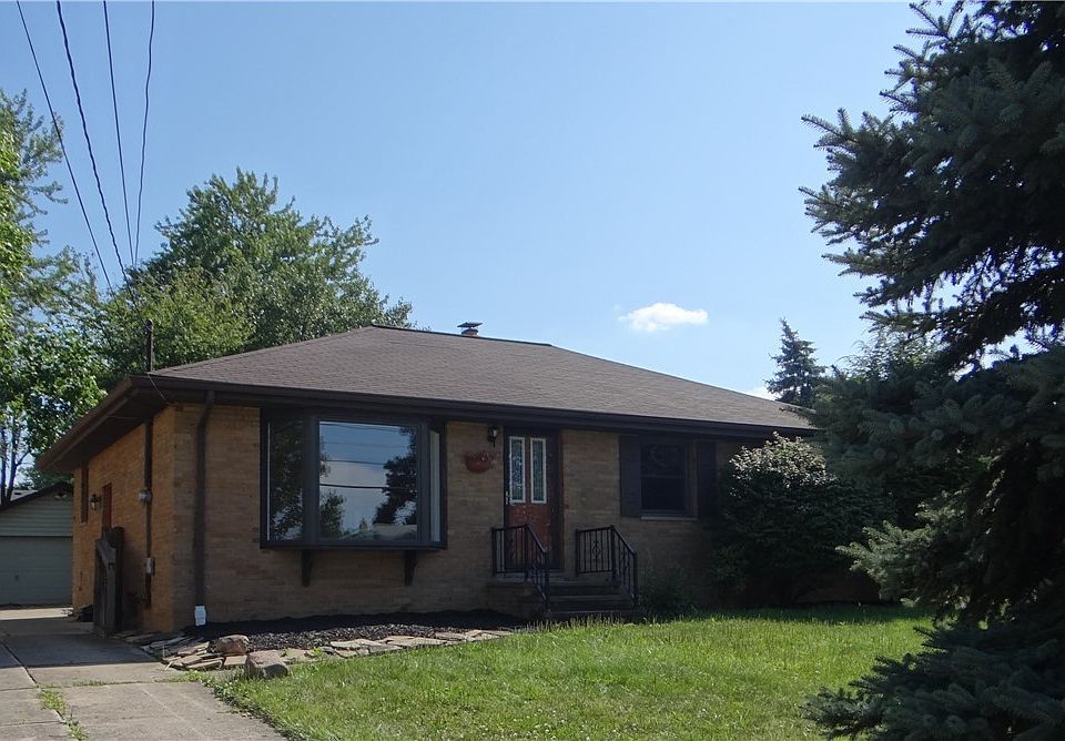 1st image of 18207 Broxton Dr