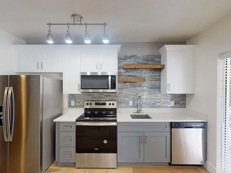 The Vintage Lofts at West End — Photo 41