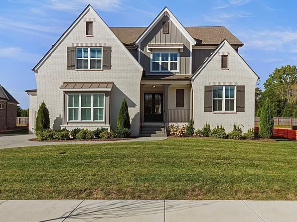 731 Nottingham Ave, Hendersonville, TN 37075