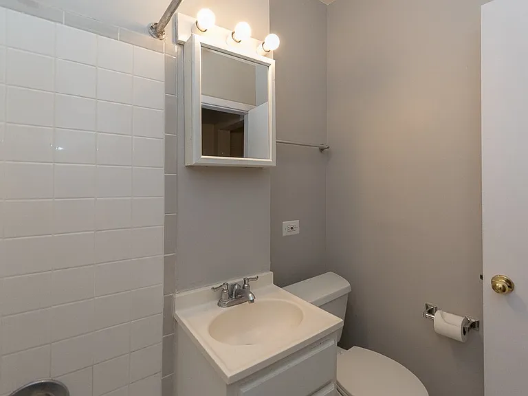 5748 N Winthrop Ave #203 — Photo 20
