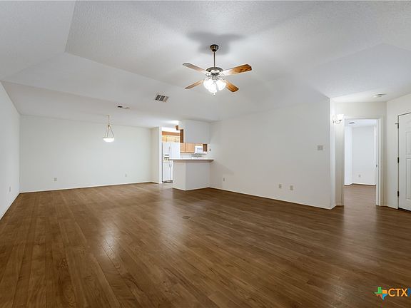 5th image of 1213 Bluff Creek Cir