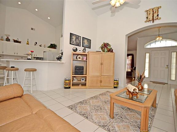 3rd image of 3125 E Floral Way