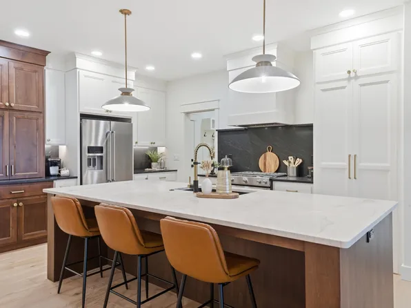 3508 Pinehurst Cir N, Manhattan, KS 66503