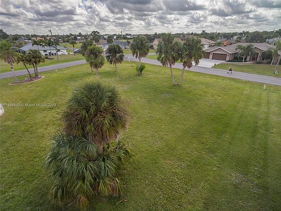 2nd image of 502 W Cashew