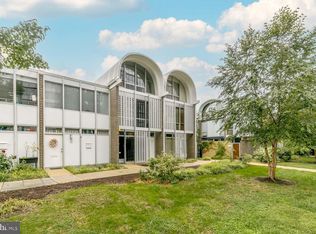 298 N St SW, Washington, DC 20024