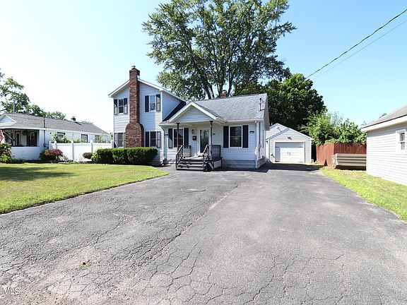2nd image of 319 Melrose Street