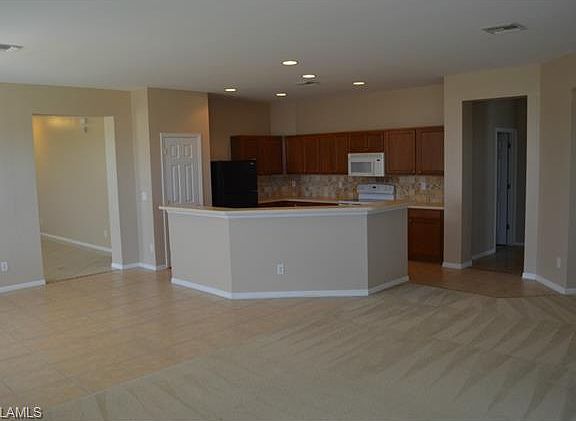 4th image of 1406 NE 9th Ter