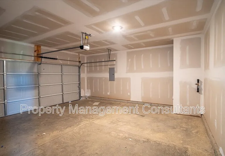 22857 Dashwood Ln — Photo 16