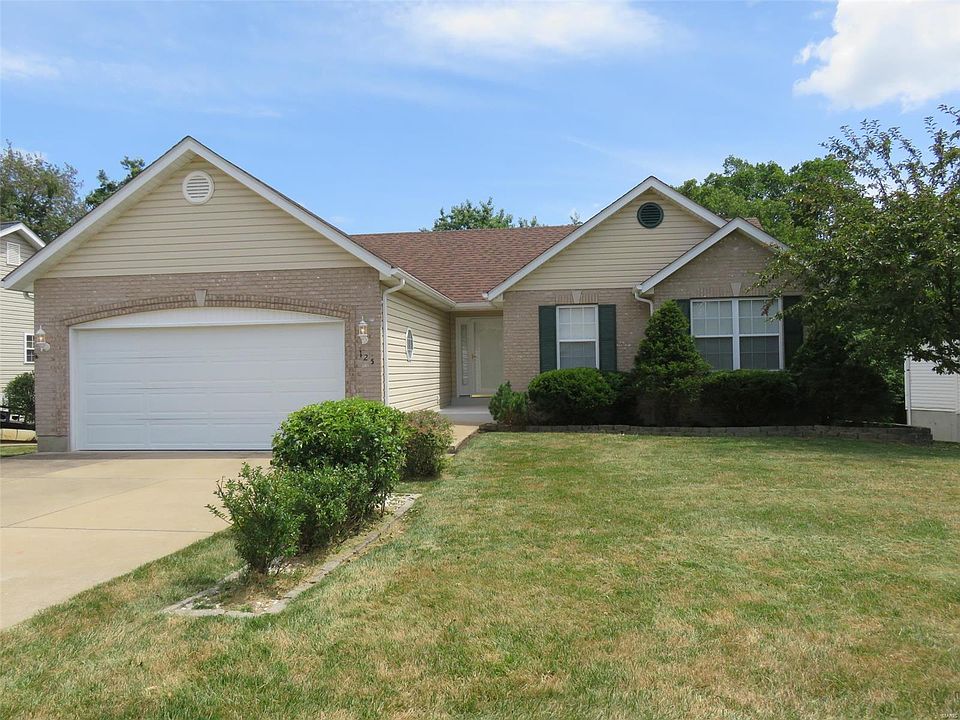 1st image of 125 Williamsburg Dr