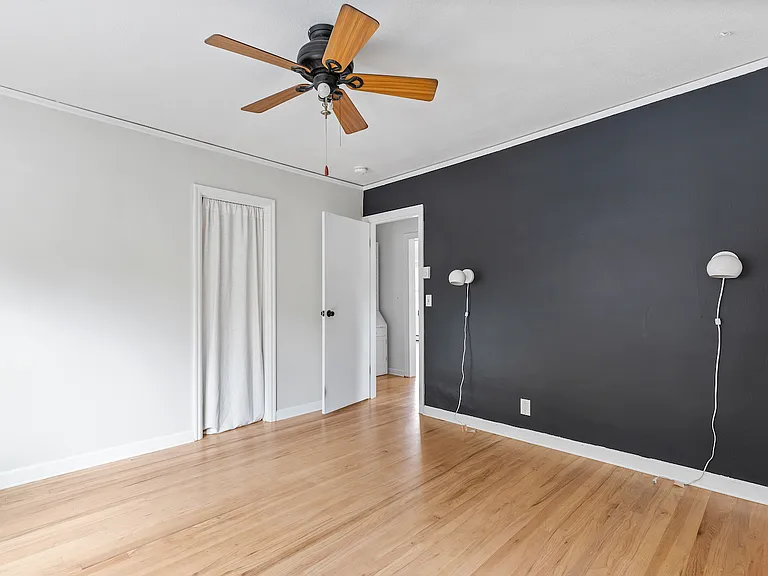 5935 NE 57th Ave — Photo 9