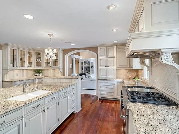 4th image of 7252 Brixton Ln
