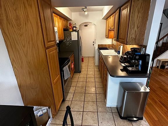 5th image of 1140 Monroe Dr APT C