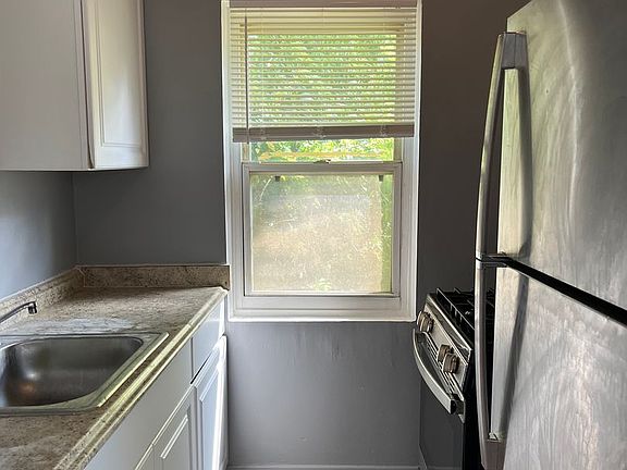 3rd image of 250-270 E 244th St #256-212