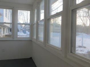 609 8th St, Silvis, IL 61282