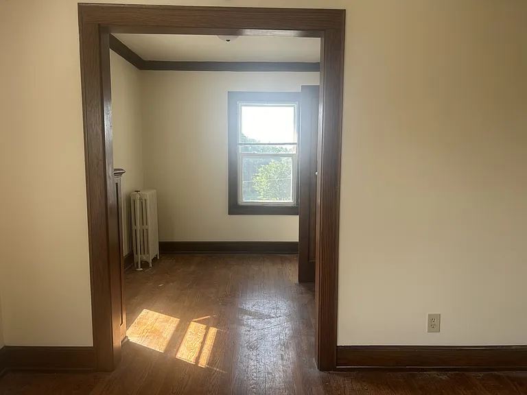 1 Bedroom (Dinning Nook)(East End Unit)