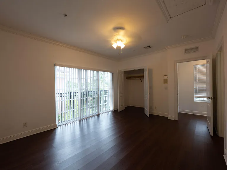 530 S Federal Hwy #8 — Photo 22