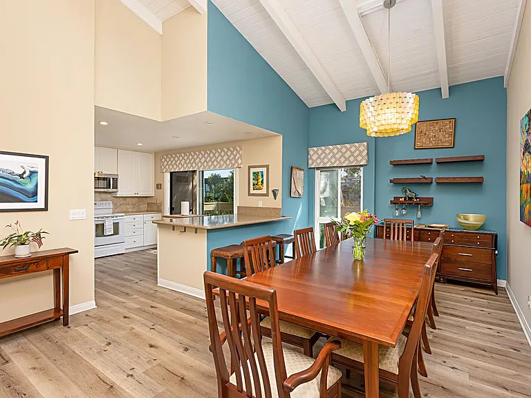 Large dining table that fits 8-10 people