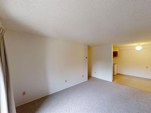 5th image of 10601 100th St #118