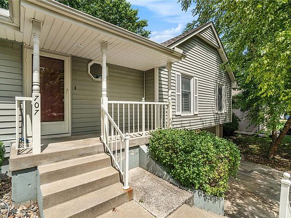 4th image of 707 NW 42nd St