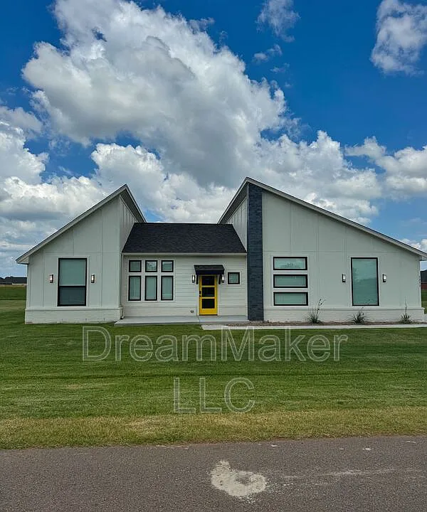 5253 Lily Ln