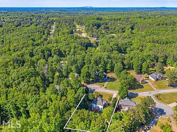 2nd image of 177 Crown Glen Way