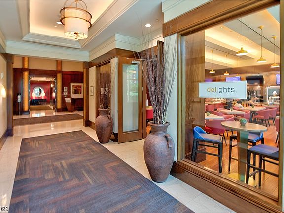 5th image of 135 Harmon Ave #1914