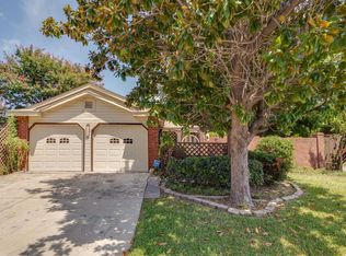 6720 Poppy Dr, Fort Worth, TX 76137