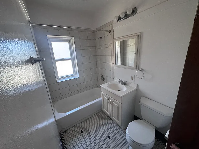 2416 S Logan Ave #7 — Photo 10