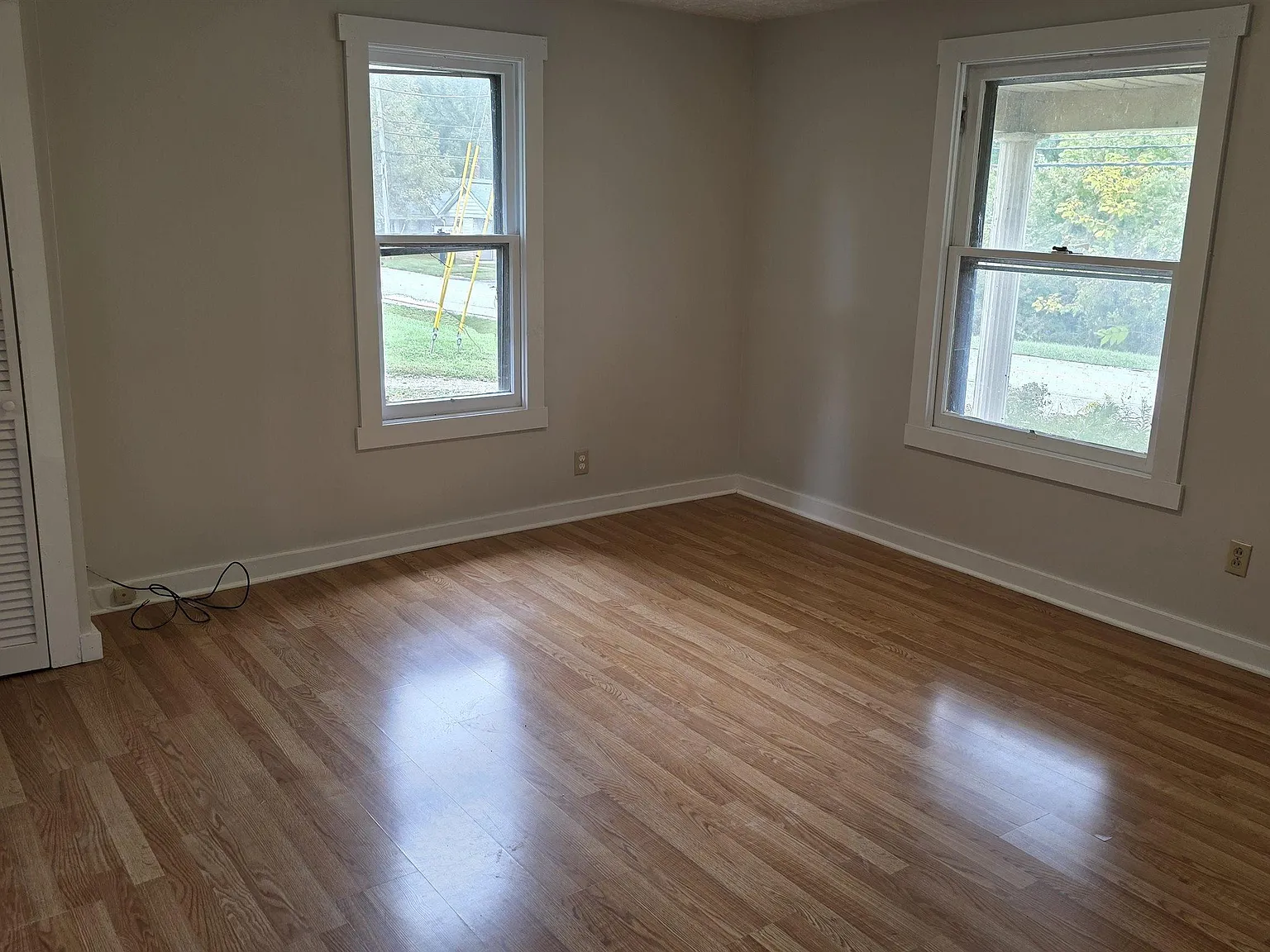 3 bed, 1.0 bath, 938 sqft, $1,375 — Photo 2
