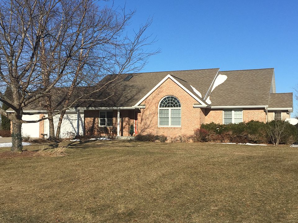 1st image of W14118 Crestview Dr