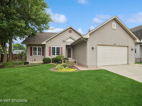 313 S Commonwealth Ave, Elgin, IL 60123