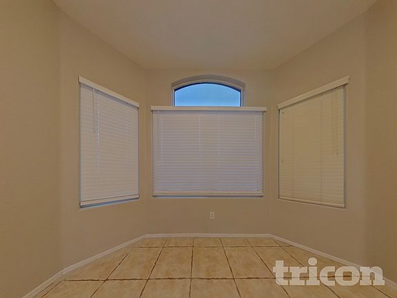 3rd image of 117 S 125th Ave