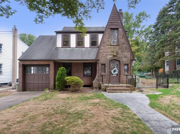 318 Gilbert St, Ridgewood, NJ 07450