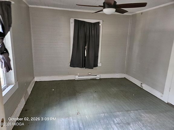 3rd image of 716 Carmen Pl