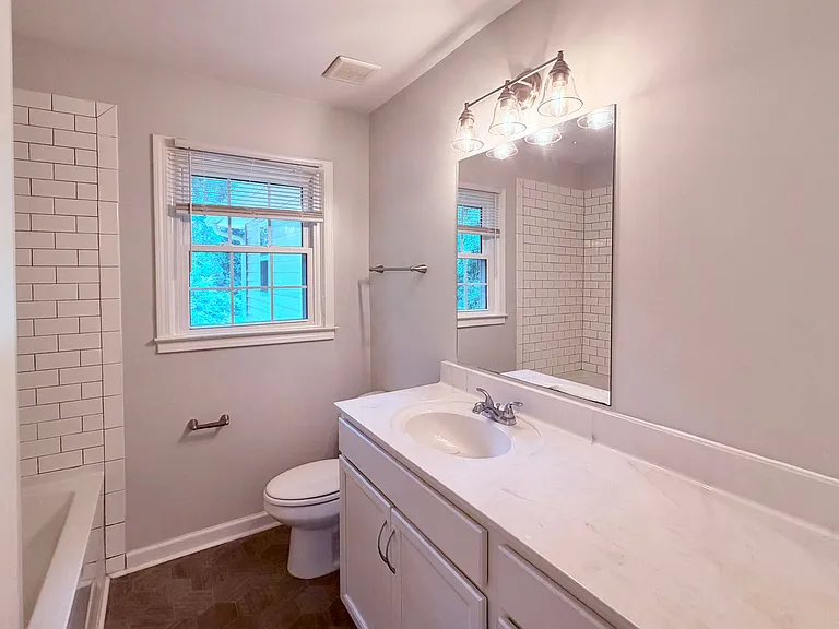1681 Hadlock St SW — Photo 14