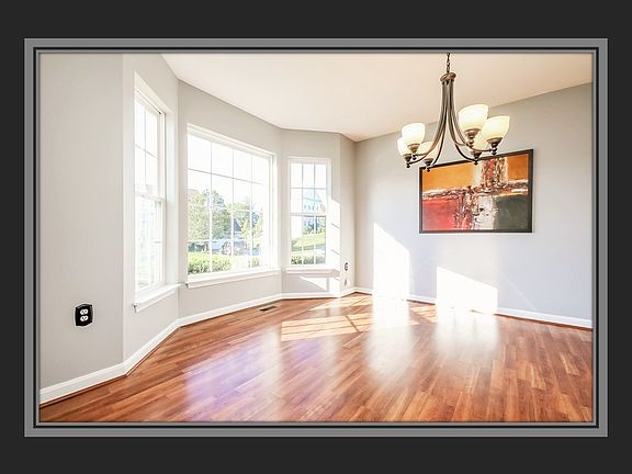 5th image of 6901 Versaille Dr