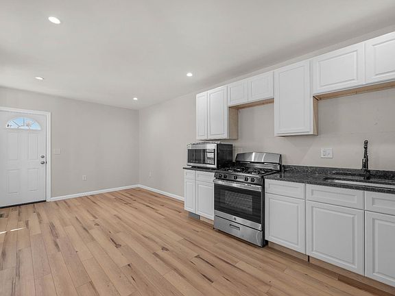 4th image of 111 N Patterson Park Ave