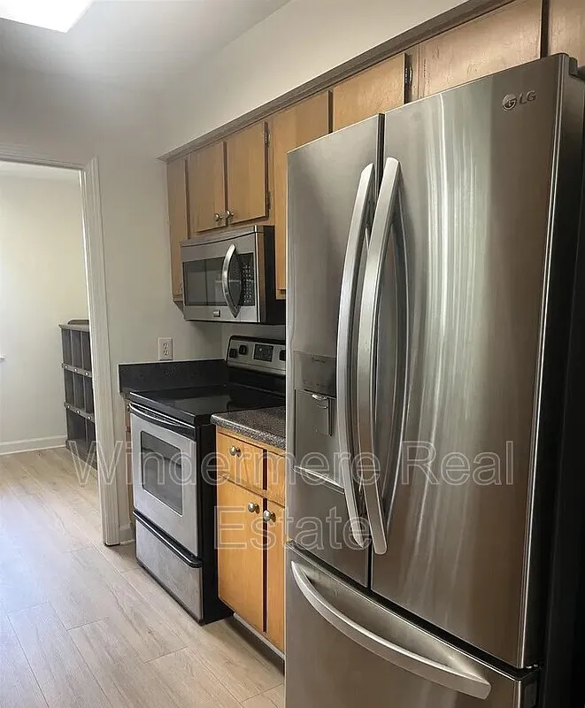 320 Volanta Ave — Photo 3